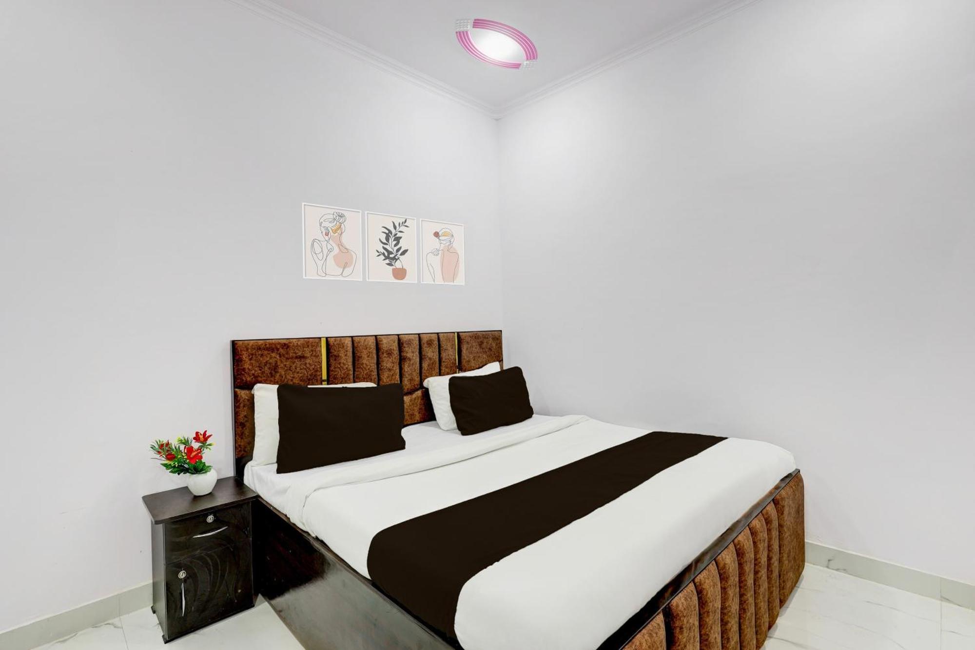 Hotel The Arrow Near Paschim Vihar Delhi  Exterior foto