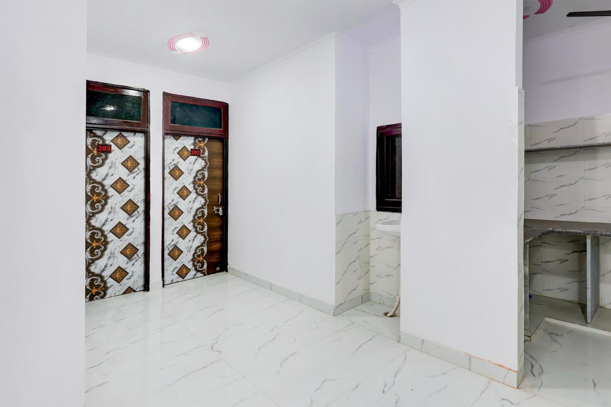 Hotel The Arrow Near Paschim Vihar Delhi  Exterior foto