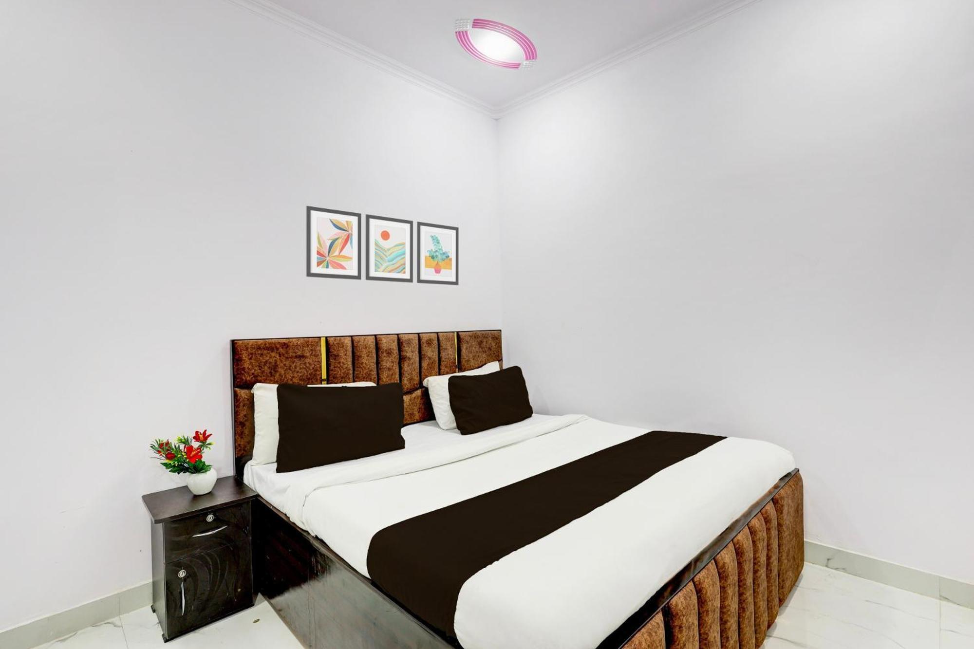 Hotel The Arrow Near Paschim Vihar Delhi  Exterior foto